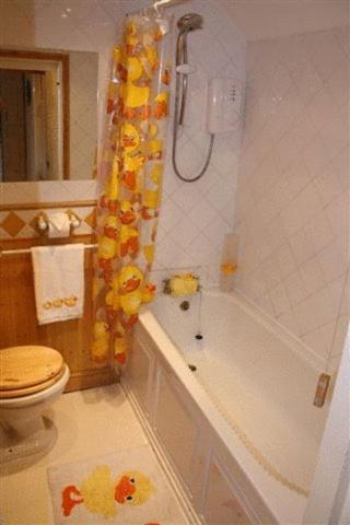 Robertsbridge Retreat At Cornhill Self Catering Apartments Room photo